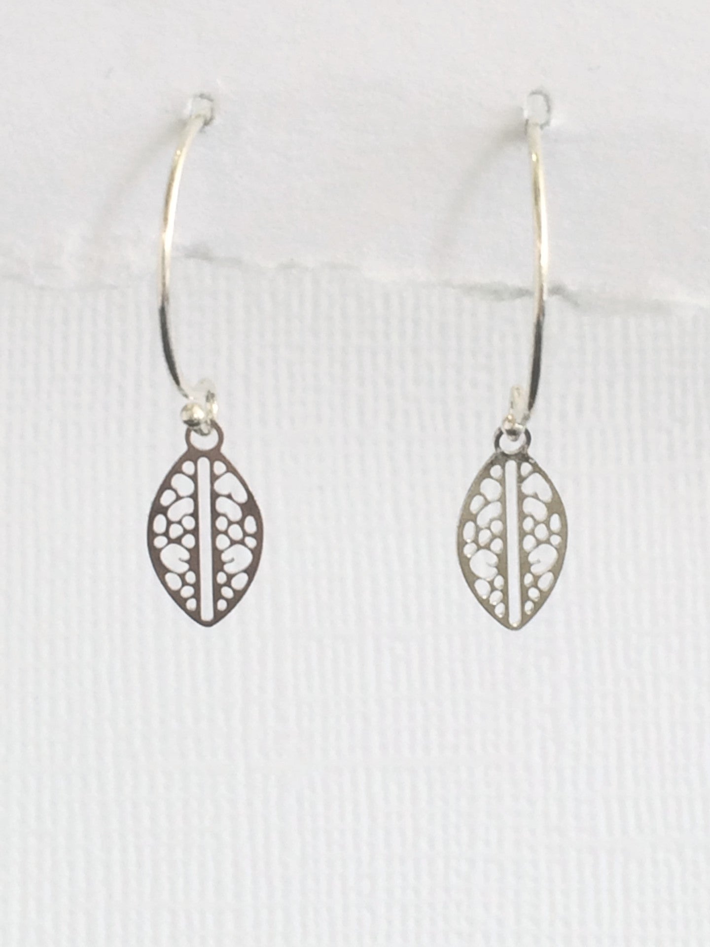 Tiny Leaf Earrings silver