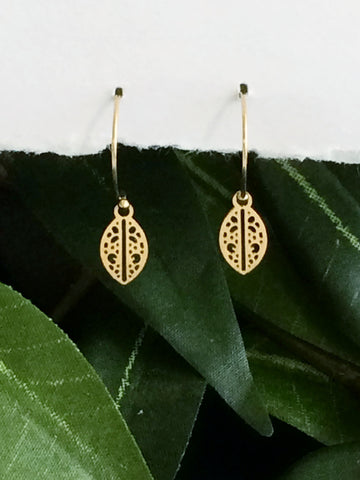 Tiny Leaf Earrings gold