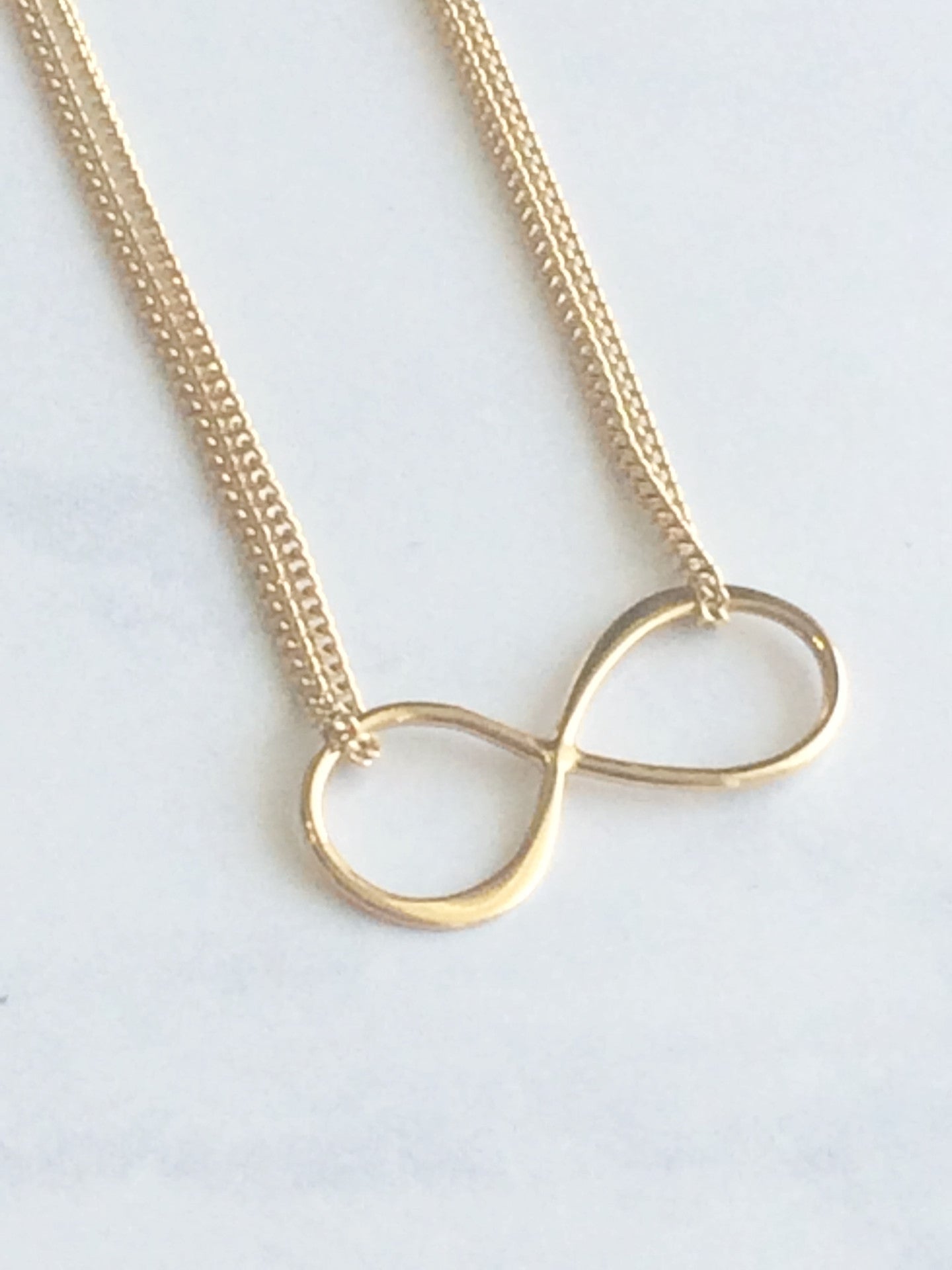 Infinity Necklace gold