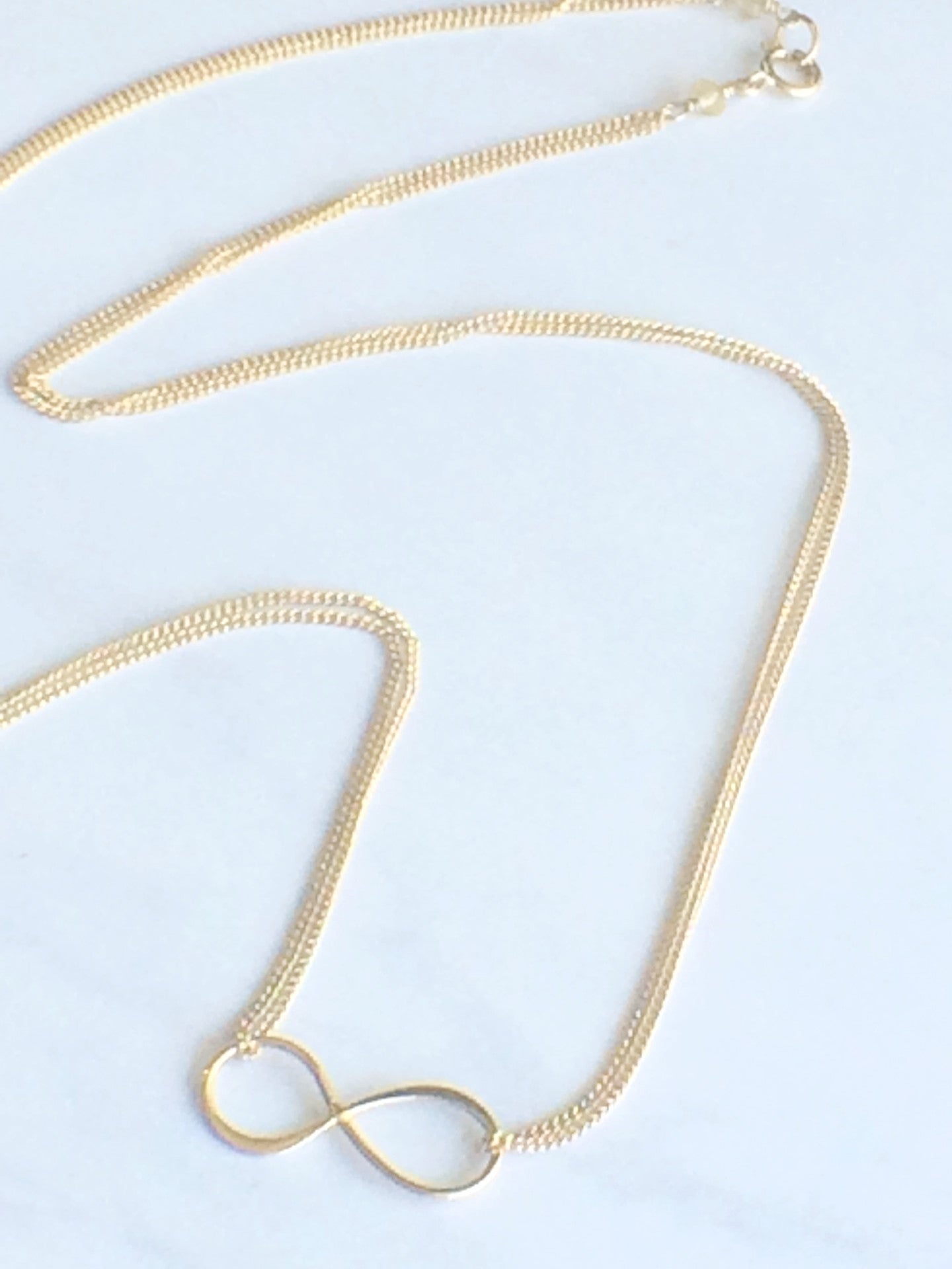 Infinity Necklace gold