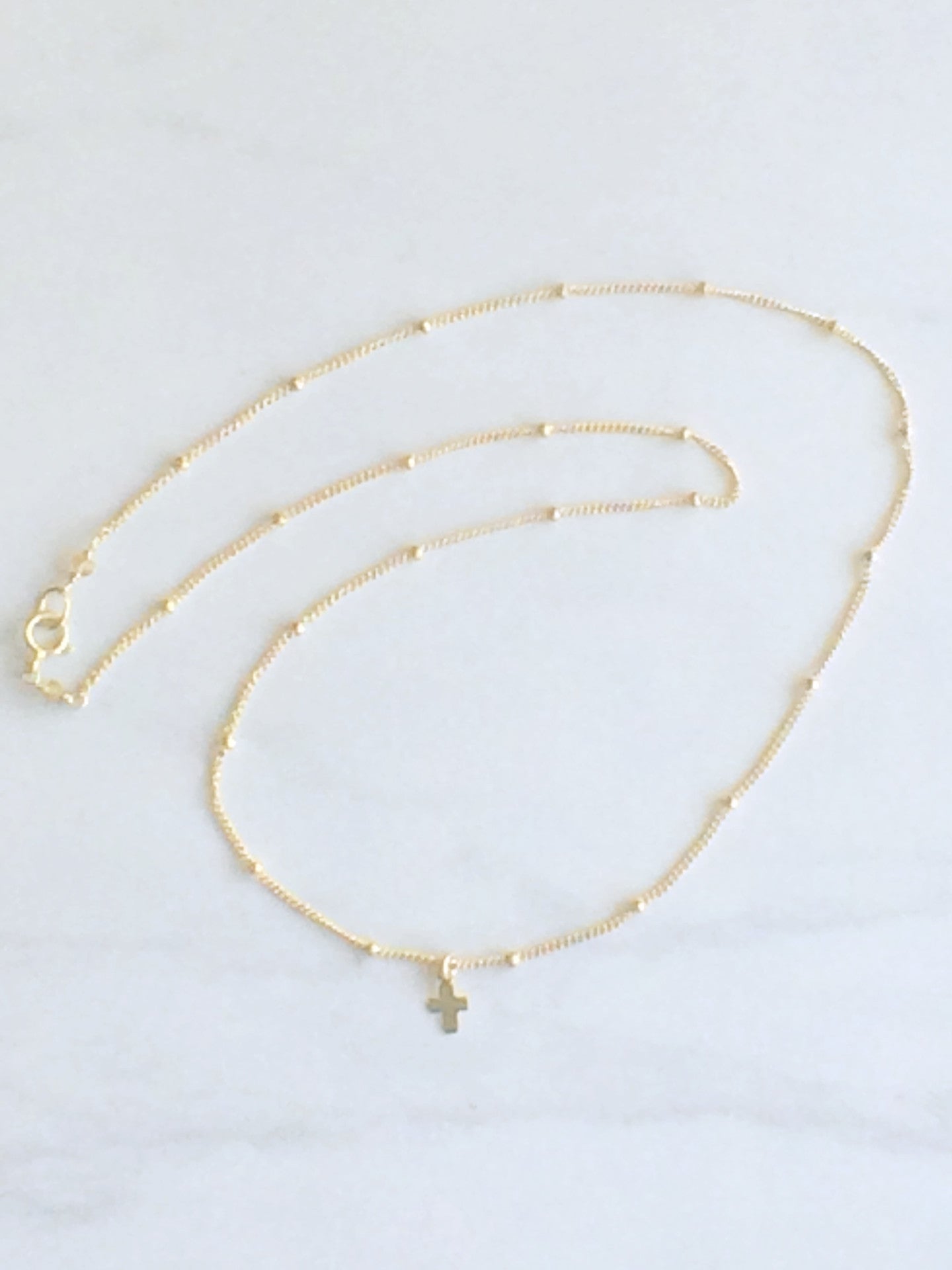 Tiny Cross Necklace gold
